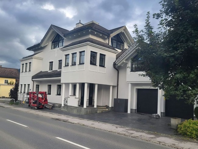 Haus in Altenmarkt nach dem neuen Anstrich von MF1 Maleri